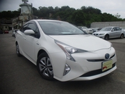 Лифтбек гибрид Toyota Prius кузов ZVW51 модификация A Premium гв 2017