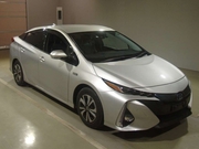 Лифтбек гибрид Toyota Prius PHV кузов ZVW52 модификация A Premium 2018