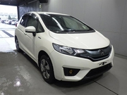 Хэтчбек гибрид Honda Fit кузов GP6 4WD F Package гв 2014