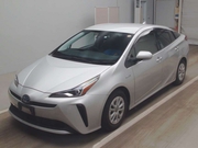 Лифтбек гибрид Toyota Prius кузов ZVW51 модификация S гв 2019
