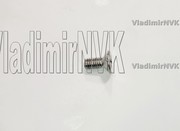 Винт крышки маслонасоса двигателя MN195733 